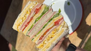 Cómo hacer sándwiches de miga caseros: la receta riquísima en todas las variedades Cómo hacer sándwiches de miga caseros: la receta riquísima en todas las variedades