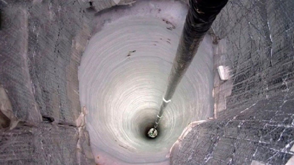 Científicos de China realizan uno de los agujeros más grandes de toda la Tierra en un famoso desierto Científicos de China realizan uno de los agujeros más grandes de toda la Tierra en un famoso desierto