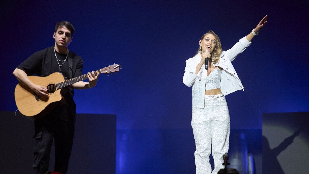 La mendocina Clari Ceschin fue elegida como telonera causando sensación con hits de su autoría. La mendocina Clari Ceschin fue elegida como telonera causando sensación con hits de su autoría.