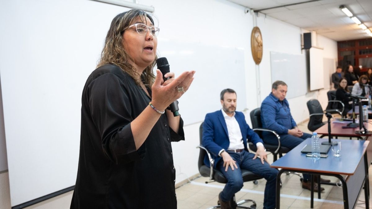 Ana María Sisti, decana de la Facultad de Educación, fue una de las anfitrionas. Ana María Sisti, decana de la Facultad de Educación, fue una de las anfitrionas.