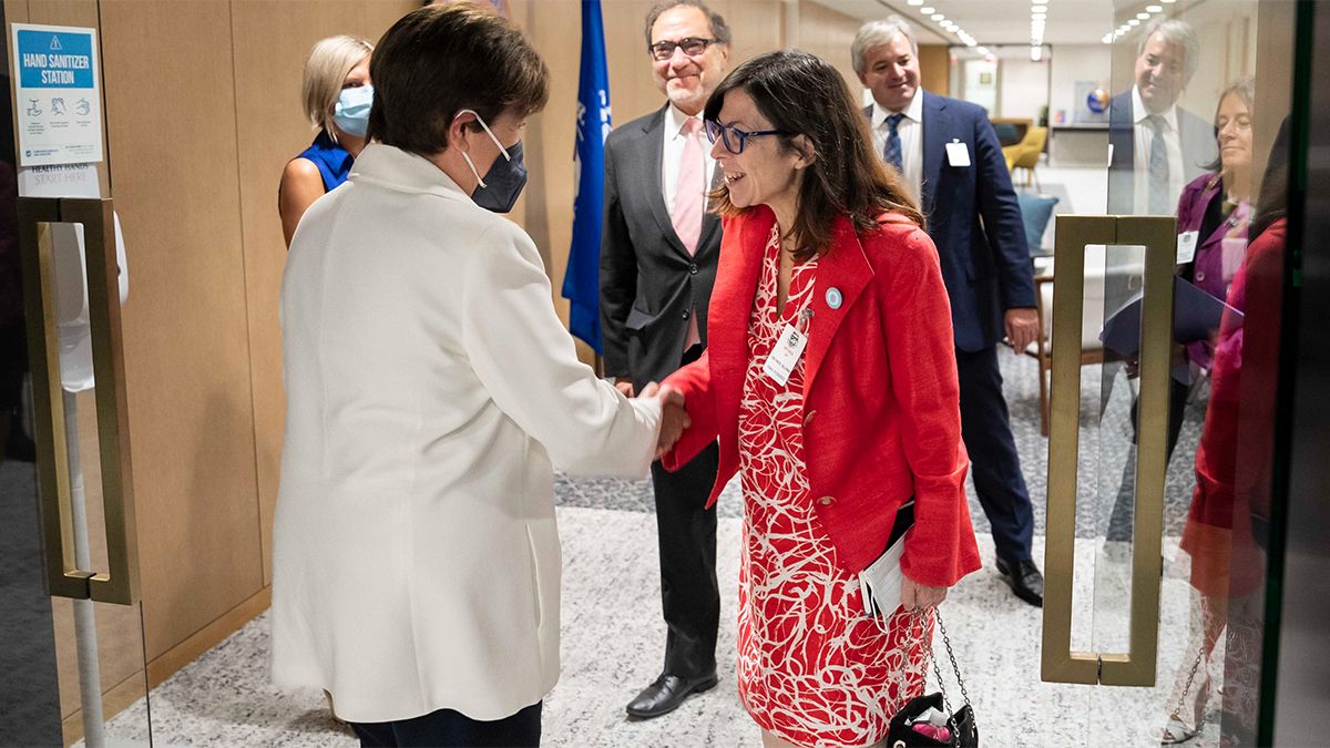 Kristalina Georgieva, titular del FMI, junto a Silvina Batakis durante su encuentro en Estados Unidos.
