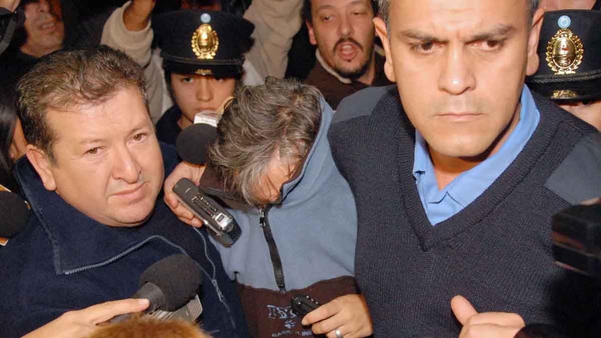 Lucero, el Chacal de la Cuarta, en los Tribunales. Murió sin ser juzgado. Lucero, el Chacal de la Cuarta, en los Tribunales. Murió sin ser juzgado.