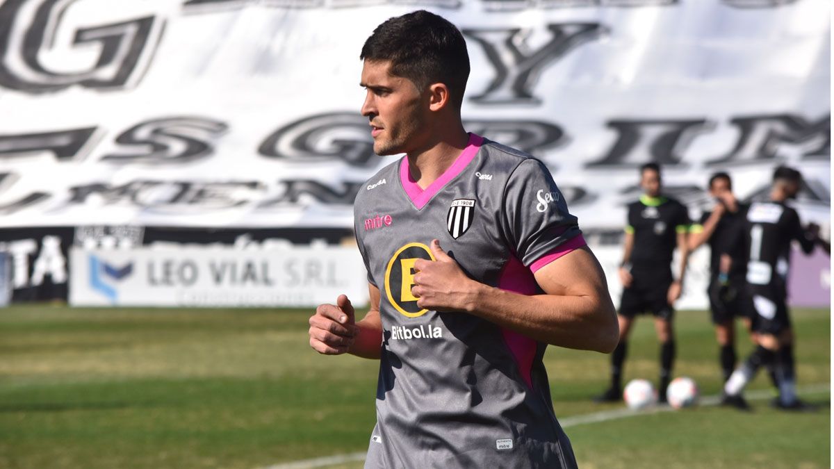 Diego Mondino, ansioso por obtener un triunfo ante Chacarita