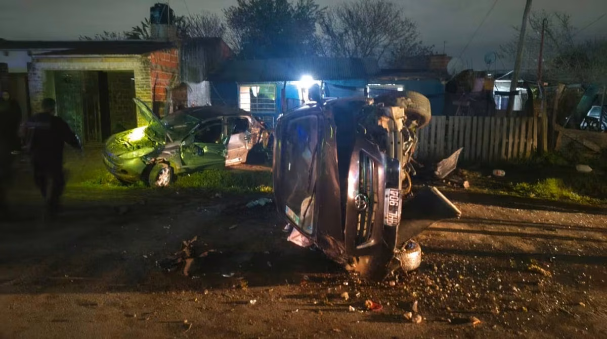 Joven de 17 años robó el auto de su padre y provocó un choque.