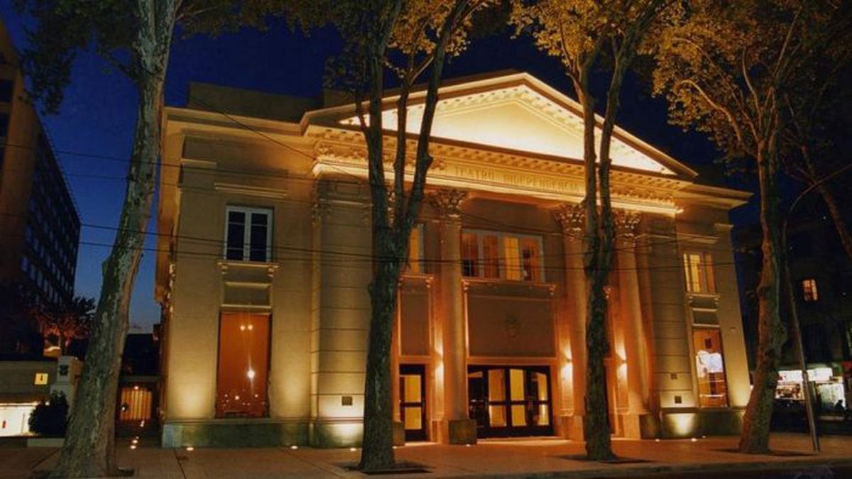 La Orquesta Filarmónica de Mendoza se presenta en el Teatro Independencia. 