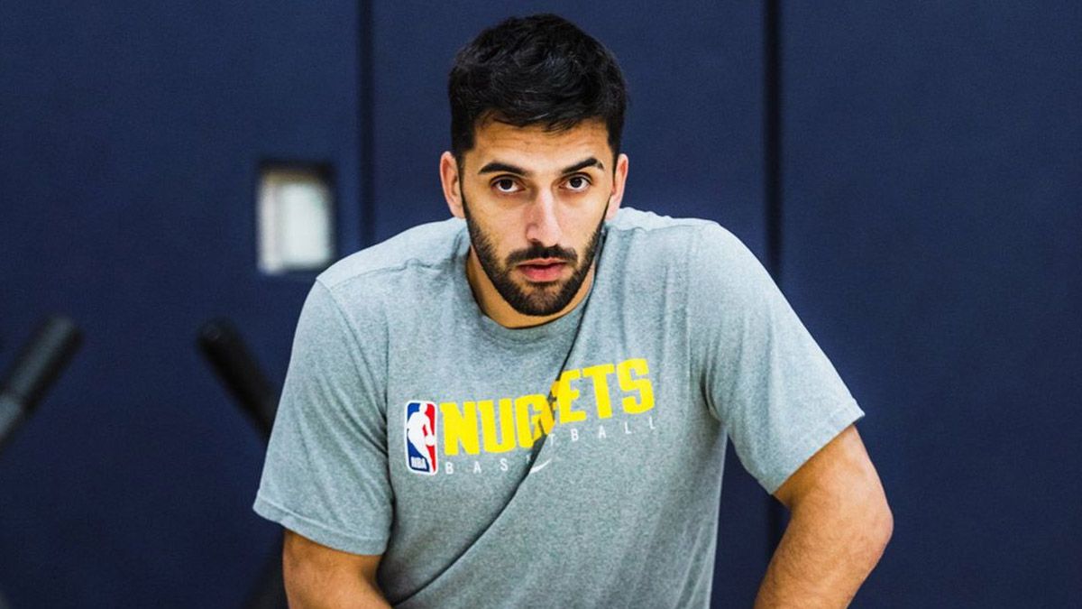 Facundo Campazzo volvió a ver la actuación de Denver desde el banco de suplentes.