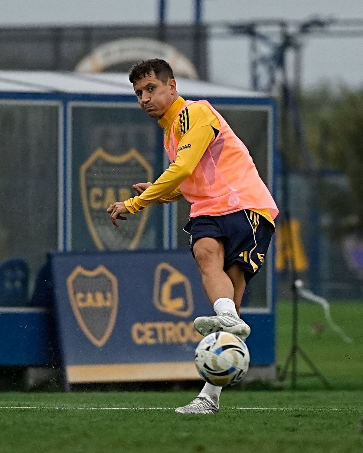 Ander Herrera remplazar&aacute; a Leandro Paredes cuando Boca visite a Defensa y Justicia.