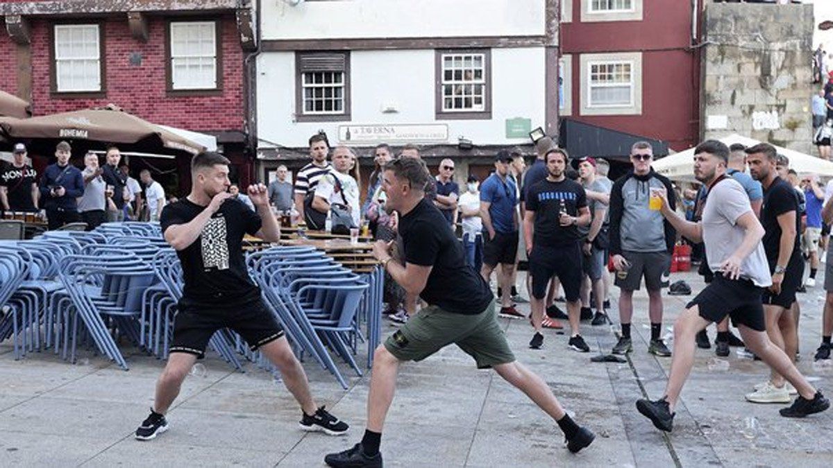 Los hooligans se molieron a piñas en la previa de la final