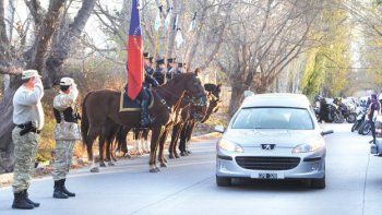 Le dieron un sentido último adiós al oficial  que fue asesinado