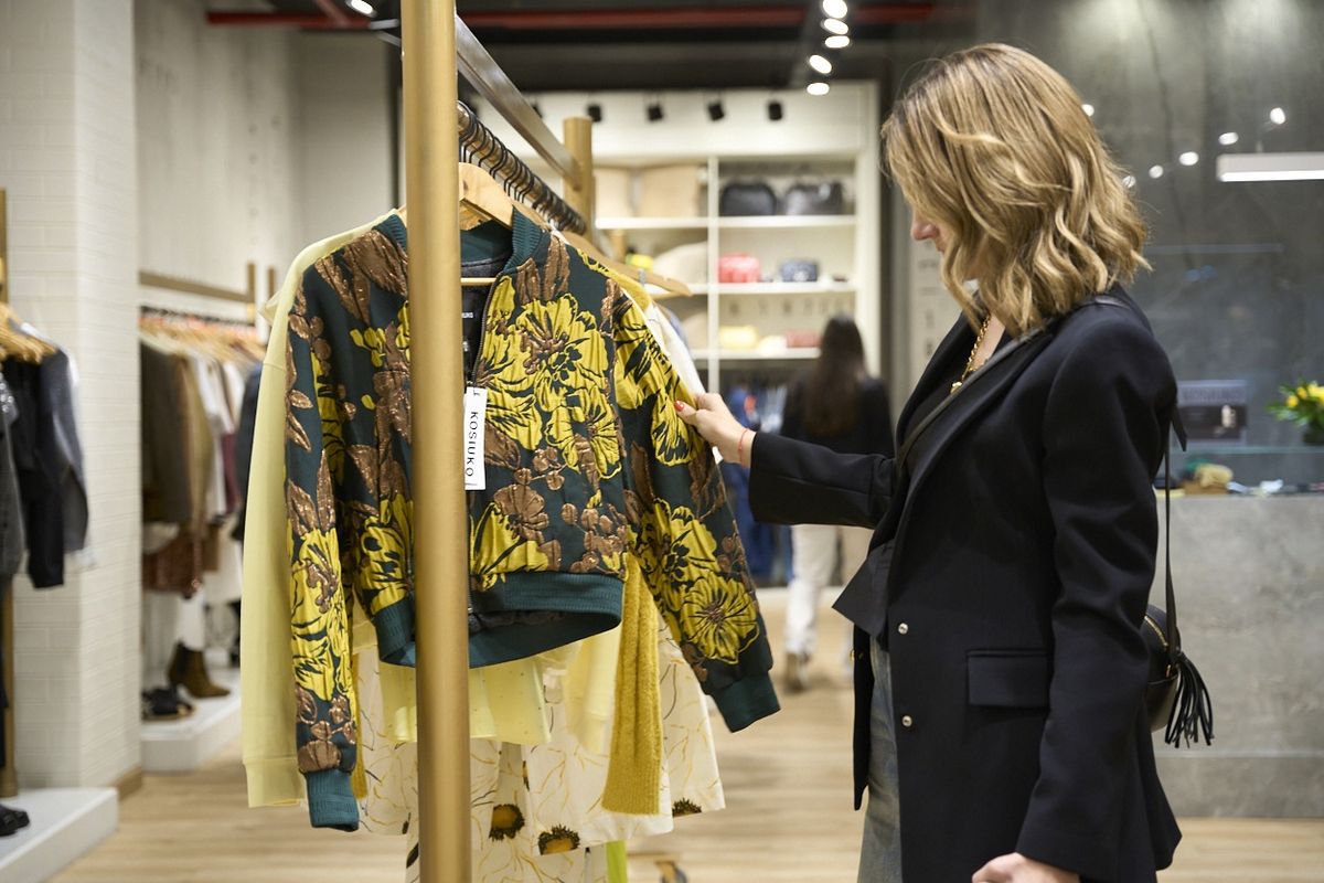 Kosiuko presentó la nueva temporada de verano en el Mendoza Shopping y agasajó a sus clientes con un cocktail. Foto: Axel Lloret/Diario UNO. Kosiuko presentó la nueva temporada de verano en el Mendoza Shopping y agasajó a sus clientes con un cocktail. Foto: Axel Lloret/Diario UNO.