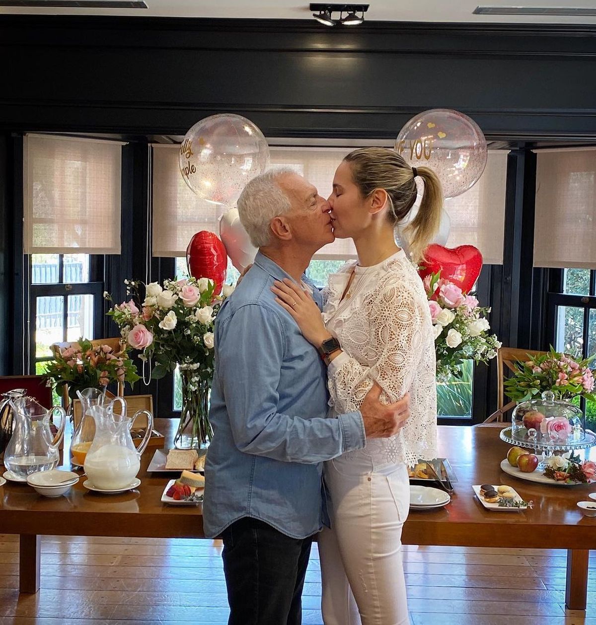 La pareja Costantini celebra con mucho romanticismo cada momento del amor, desde los aniversarios de matrimonio hasta San Valentín o los cumpleaños de ambos. La pareja Costantini celebra con mucho romanticismo cada momento del amor, desde los aniversarios de matrimonio hasta San Valentín o los cumpleaños de ambos.