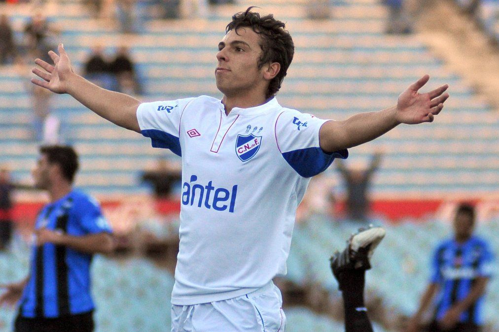 Colón está a un paso de sumar a un goleador internacional