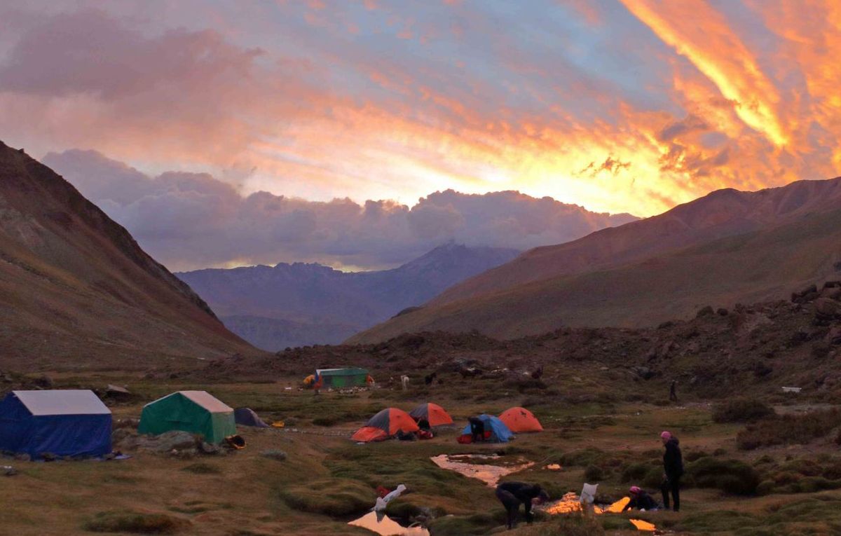 Campamento El Barroso: desde allí se hace noche para luego llegar hasta el memorial de la tragedia de Los Andes. Campamento El Barroso: desde allí se hace noche para luego llegar hasta el memorial de la tragedia de Los Andes.