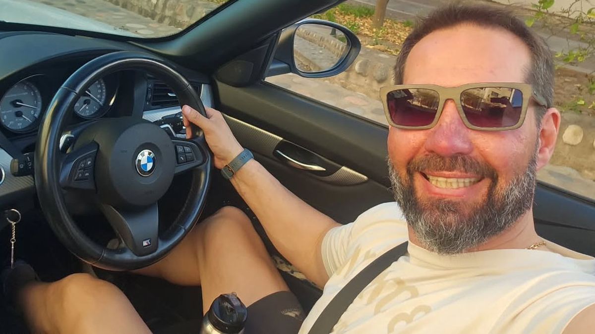 El concejal de San Rafael, Martín Antolín, fue atrapado conduciendo su BMW en estado de ebriedad y con una copa de vino en la mano. El concejal de San Rafael, Martín Antolín, fue atrapado conduciendo su BMW en estado de ebriedad y con una copa de vino en la mano.