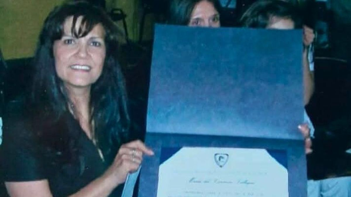 La felicidad el día en que recibió su título docente. La felicidad el día en que recibió su título docente.