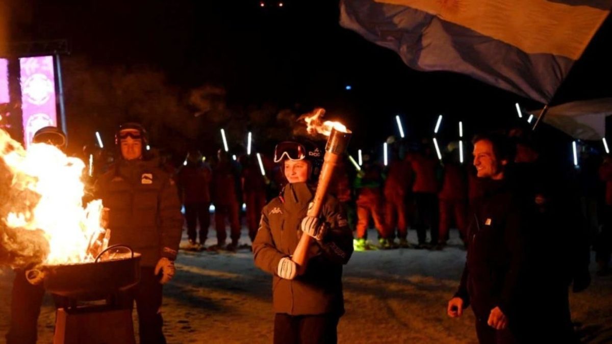 Tierra del Fuego así fue la bajada de antorchas en el Cerro Castor