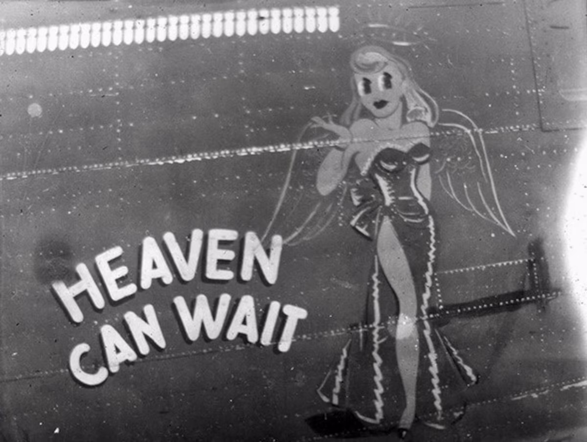 El avión cayó al mar en 1944. El avión cayó al mar en 1944.