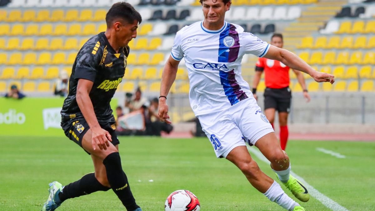 El desborde de Daniel Barrea (36) permitió que Pino pusiera el 1 a 1 entre Godoy Cruz y Coquimbo Unido en el segundo encuentro de la serie de amistosos de pretemporada del Tomba.