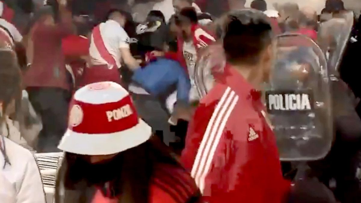 River-Boca: serios incidentes en las afueras del Monumental