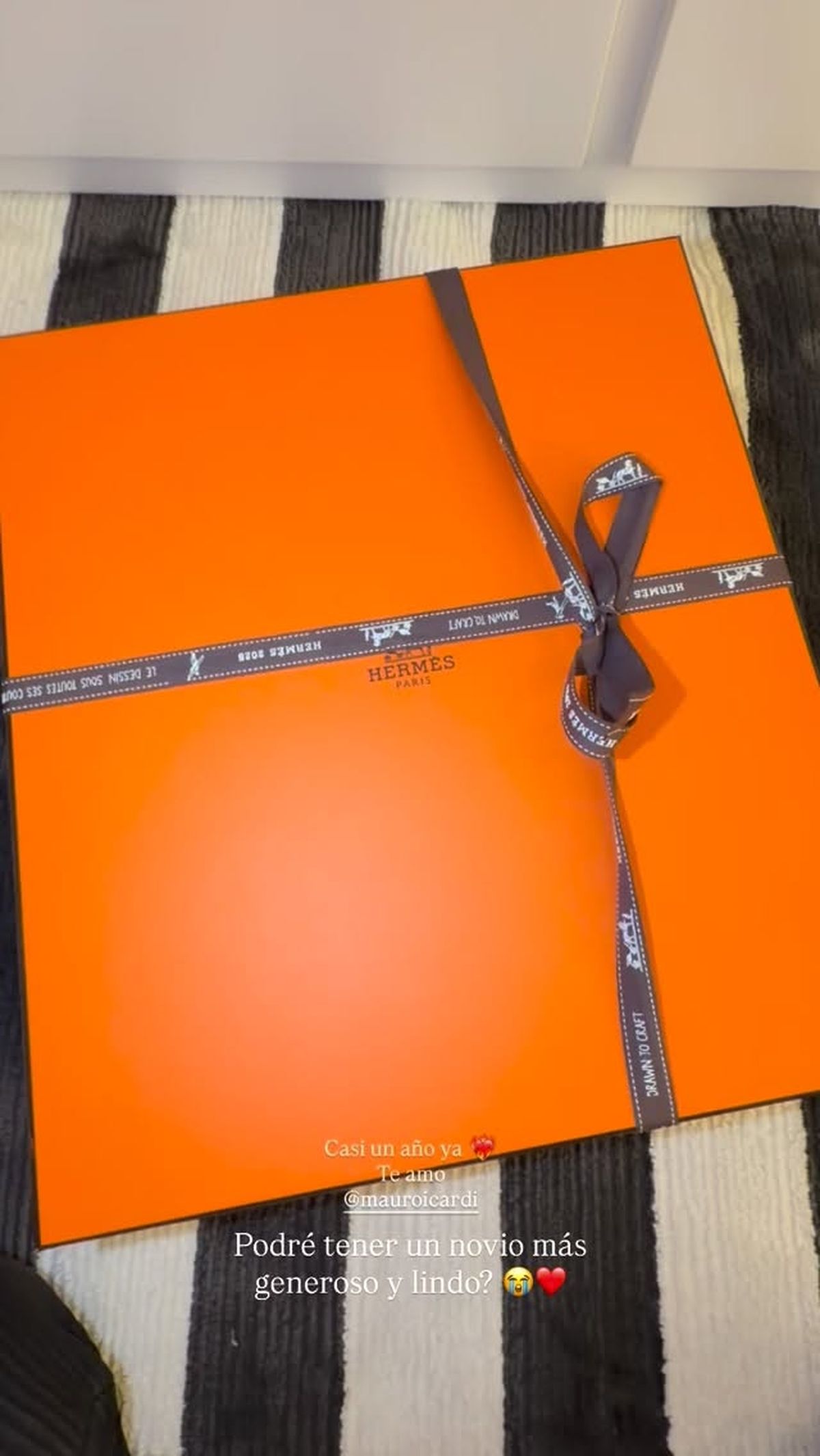 La China Su&aacute;rez mostr&oacute; su nueva cartera Hermes.