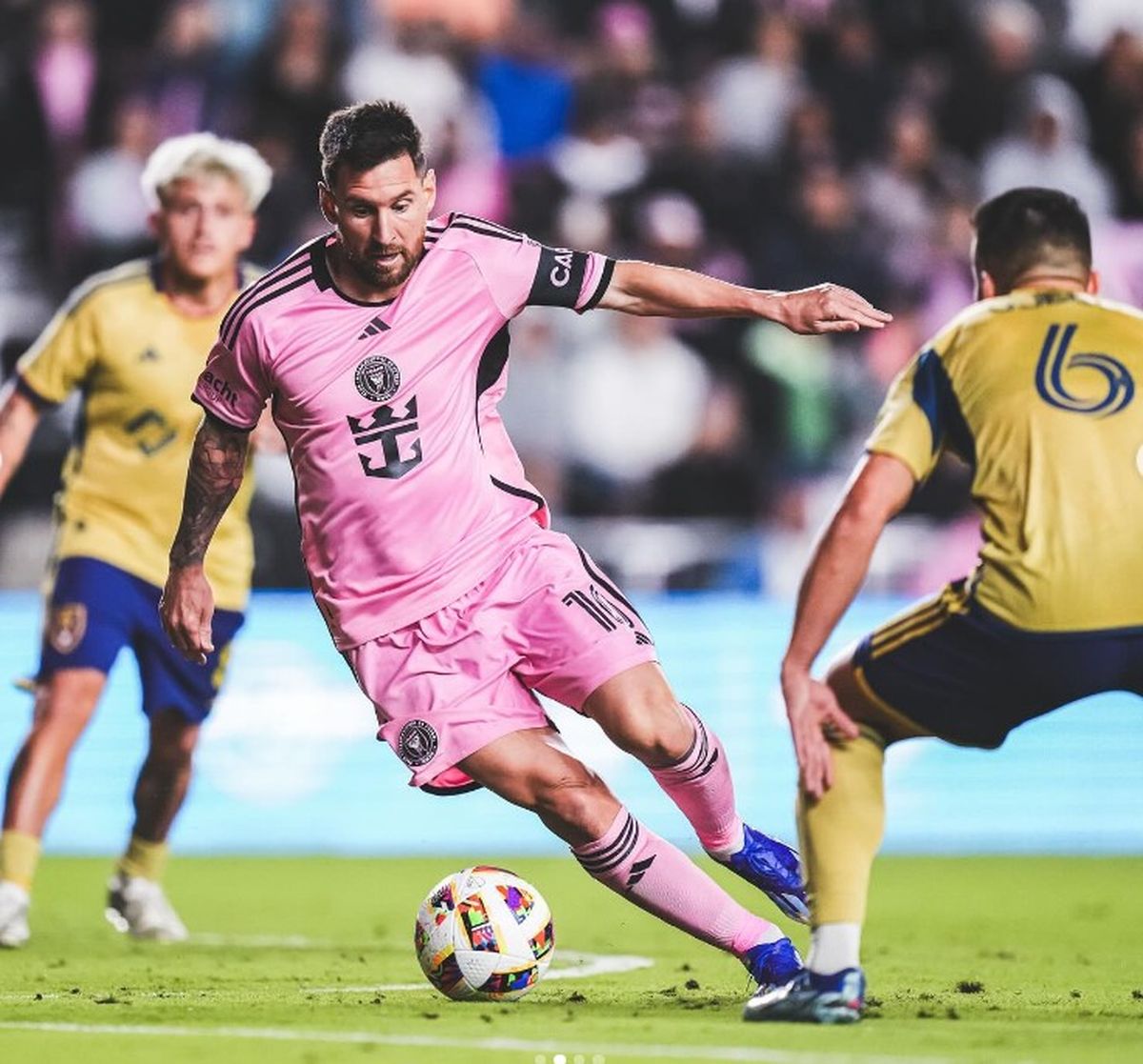 Lionel Messi fue figura y el Inter Miami empezó ganando en la MLS Lionel Messi fue figura y el Inter Miami empezó ganando en la MLS