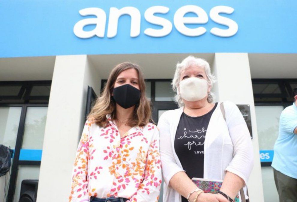 La titular de ANSES, María Fernanda Raverta, lanzó los nuevos créditos para jubilados y pensionados.
