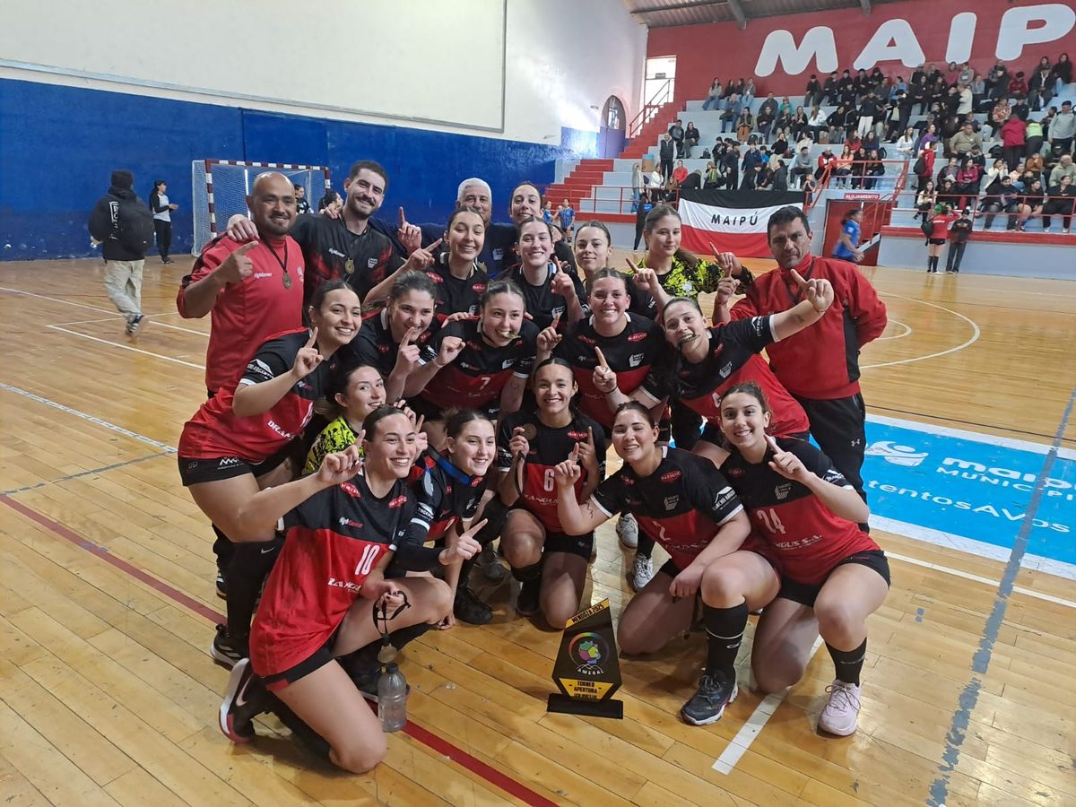 Municipalidad de Maipú festejo en femenino.