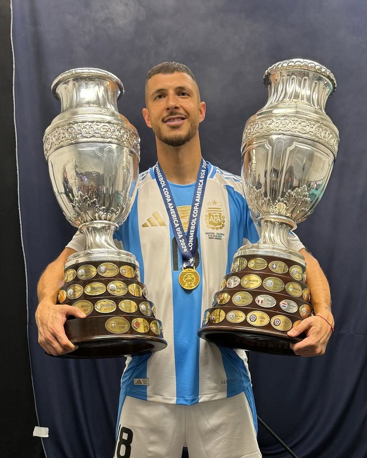 El mediocampista gan&oacute; cuatro t&iacute;tulos con la Selecci&oacute;n argentina.