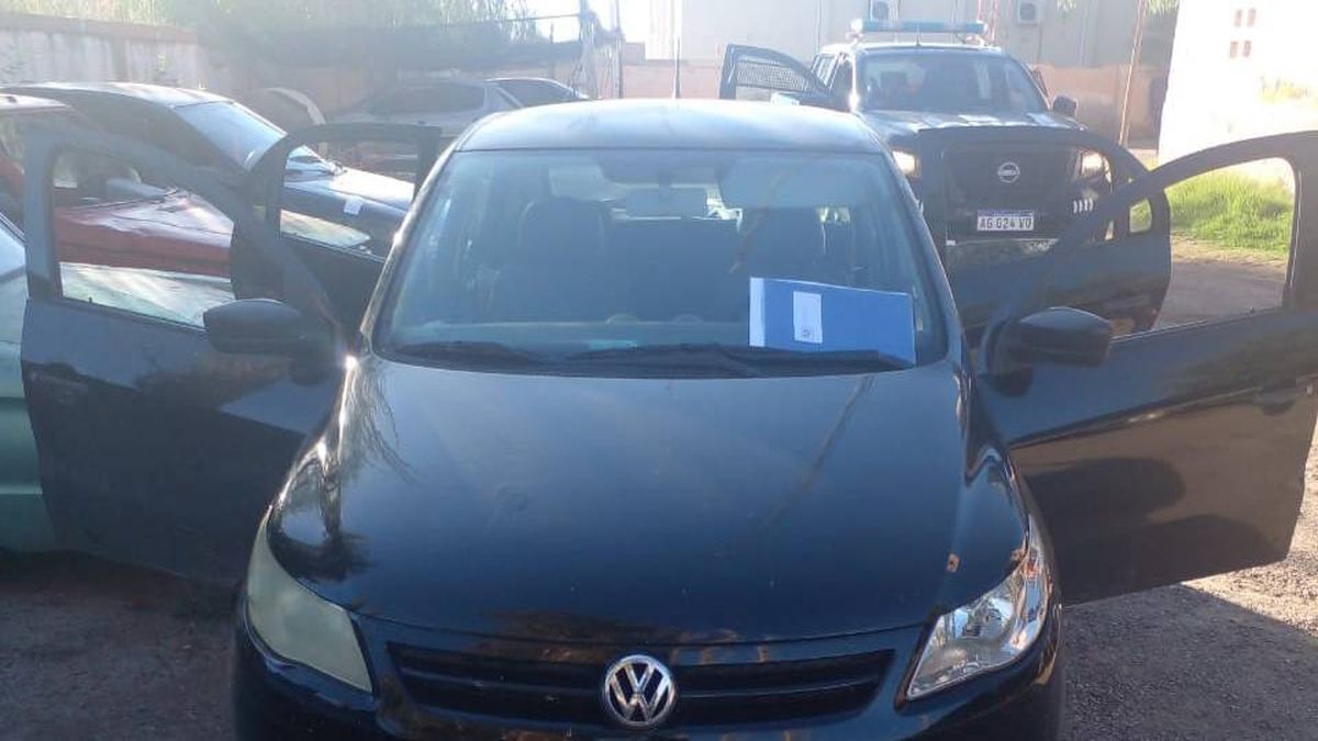 El auto en el que circulaba borracho el funcionario de Santa Rosa, comuna comandada por Flor Destéfanis. El auto en el que circulaba borracho el funcionario de Santa Rosa, comuna comandada por Flor Destéfanis.