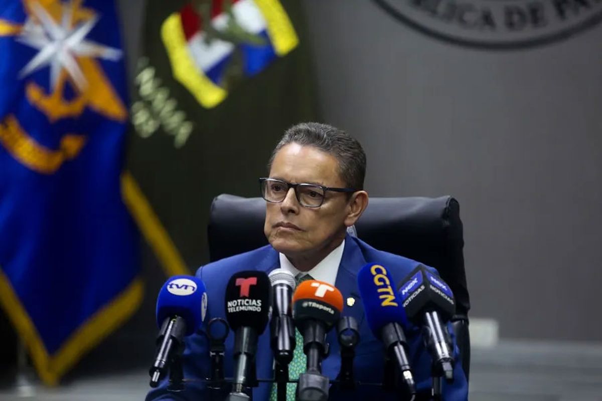 El ministro de Seguridad de Panamá, Frank Ábrego, habla en una conferencia de prensa, en la Ciudad de Panamá sobre la situación de los migrantes. Crédito: EFE/Carlos Lemos. El ministro de Seguridad de Panamá, Frank Ábrego, habla en una conferencia de prensa, en la Ciudad de Panamá sobre la situación de los migrantes. Crédito: EFE/Carlos Lemos.