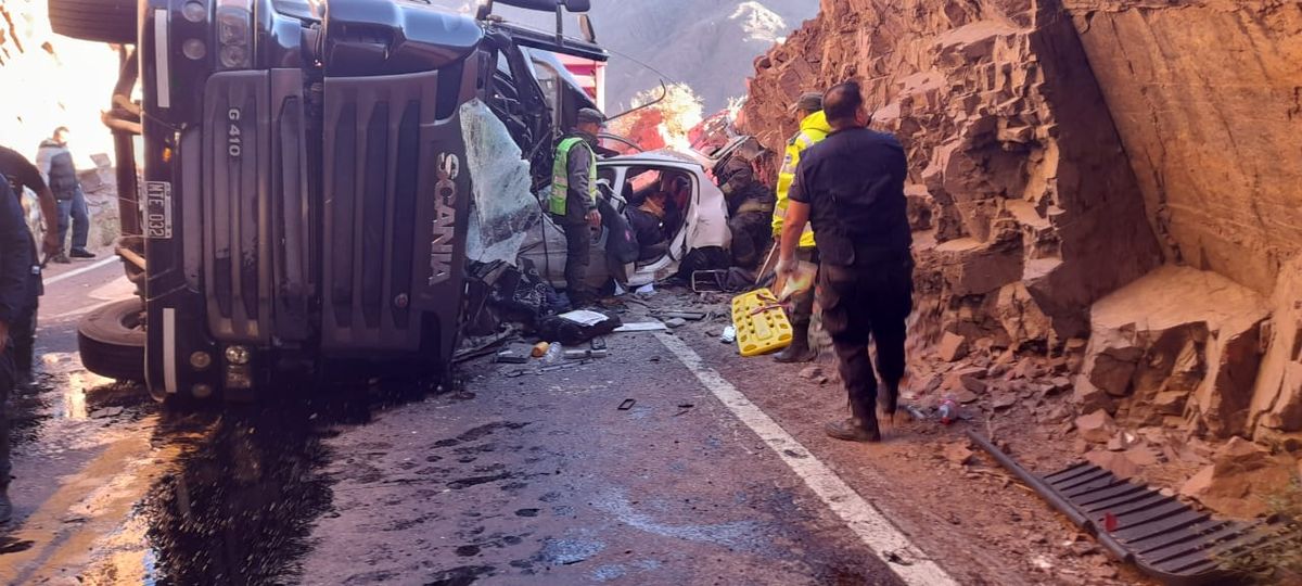 El accidente en la ruta 7 donde se mató un camionero y dejó herida a los cinco miembros de una familia de San Juan. Ocurrió el 7 de diciembre pasado.