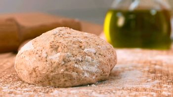 Cómo preparar Masa para pizza 100% integral: la receta con 7 ingredientes sencillos y saludables Cómo preparar Masa para pizza 100% integral: la receta con 7 ingredientes sencillos y saludables