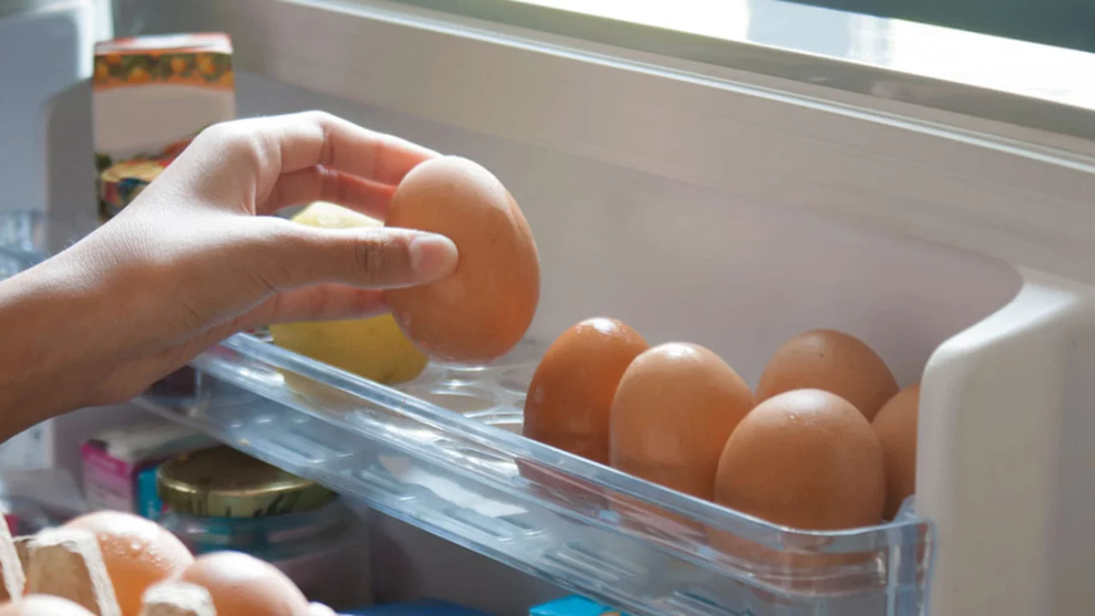 Profeco indicó cuál es el lugar ideal para almacenar huevos.