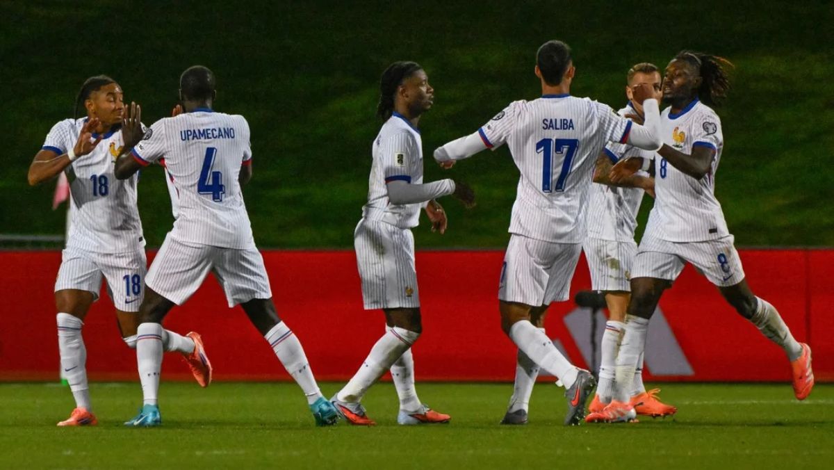 La Selecci&oacute;n de Francia festejaba el 2 a 1 de visitante y el pasaje al Mundial 2026, pero Islandia se lo empat&oacute; apenas sac&oacute; del medio.