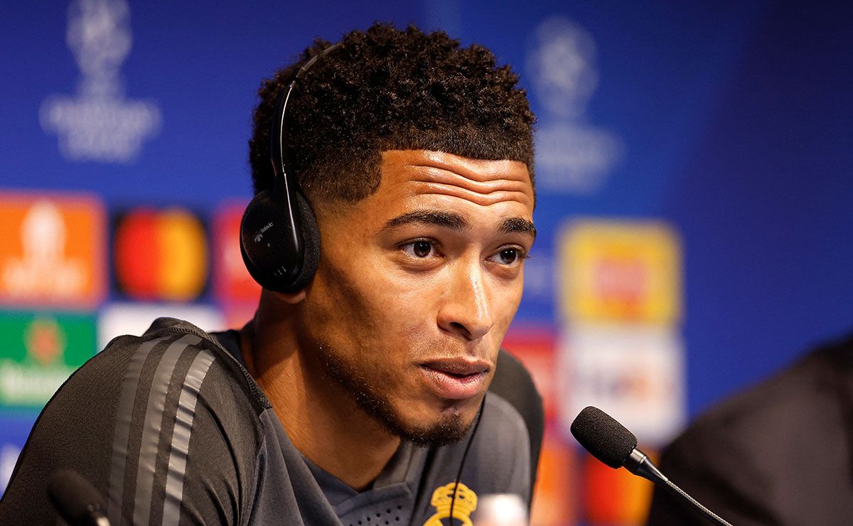 El británico enfrentó los micrófonos.