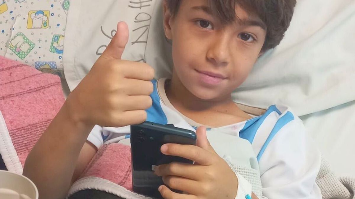 Jano, con 10 años, durante sus largos días de internación y transfusiones. Jano, con 10 años, durante sus largos días de internación y transfusiones.