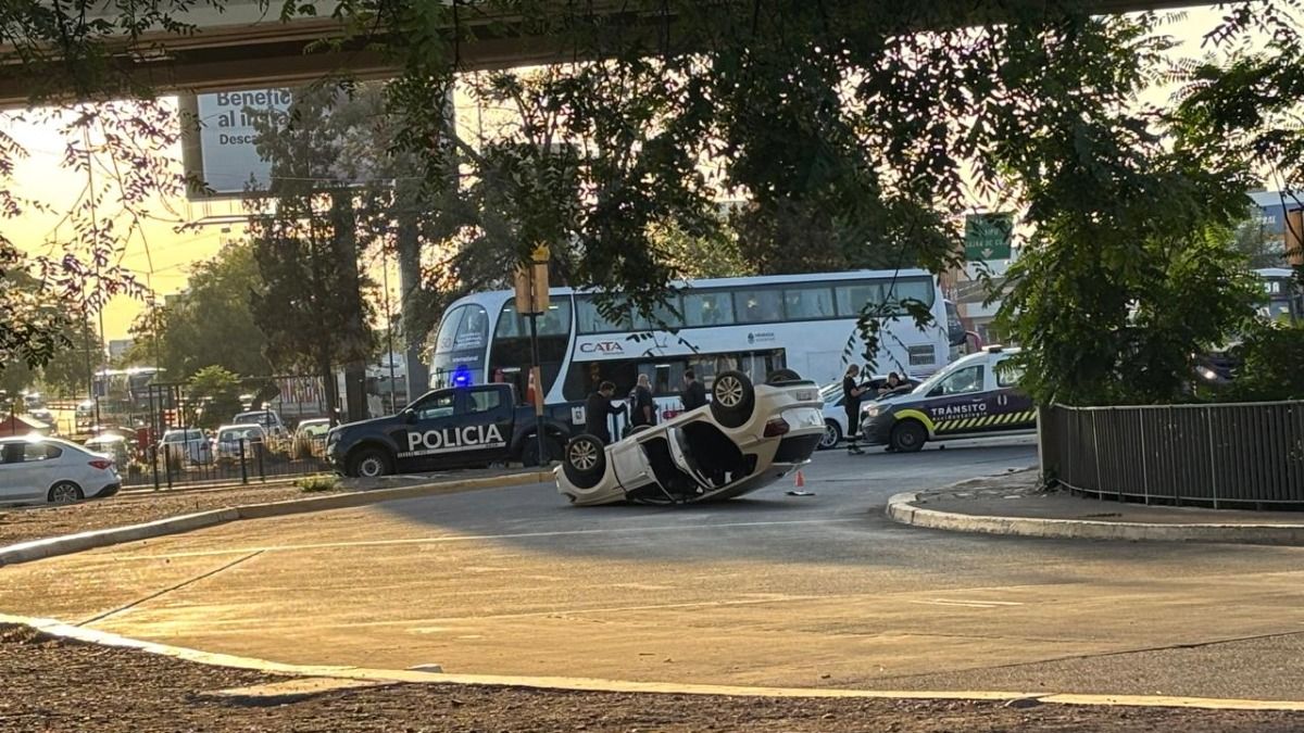 Otro accidente con un conductor alcoholizado se registró en la madrugada de este lunes. 