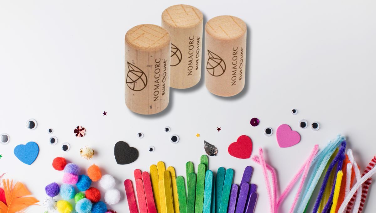 Utilizando corchos de plástico, aprende a crear un hermoso sujeta cortinas. 