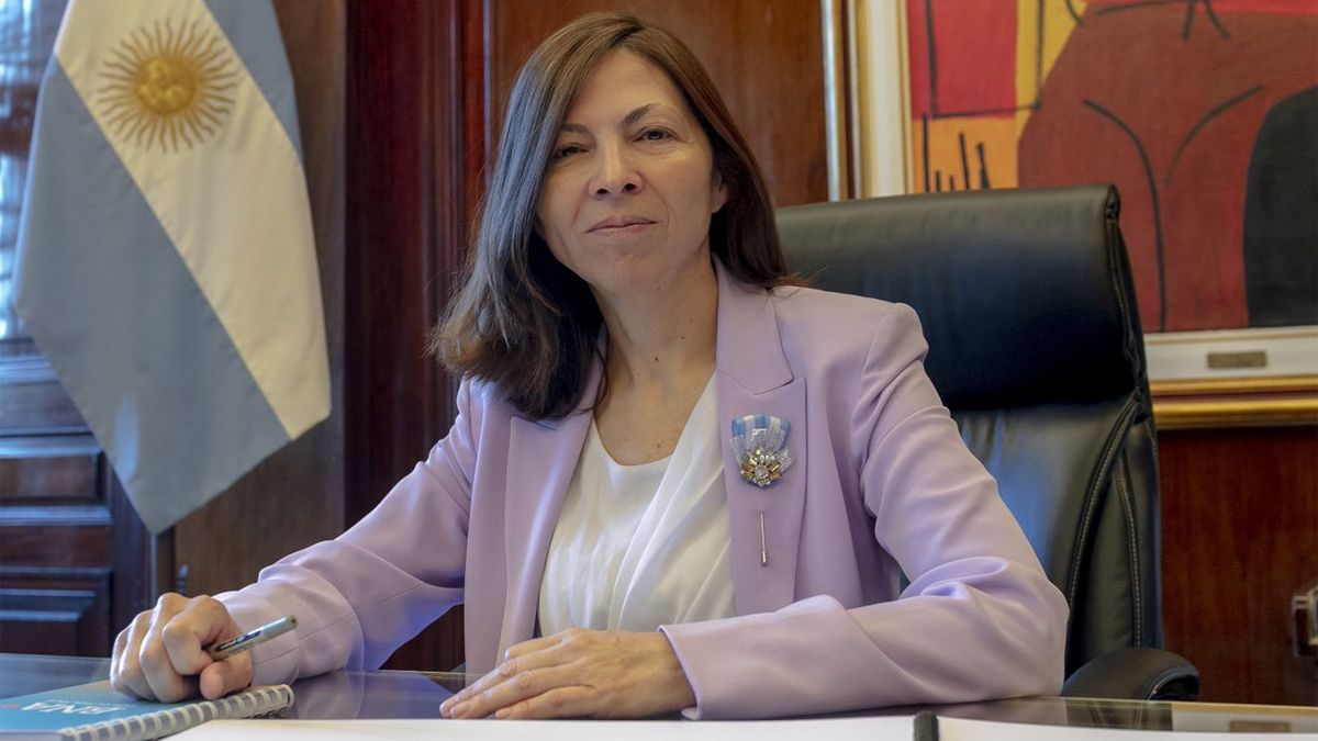 Silvina Batakis llegó a Mendoza con $5.000 millones en créditos del ...