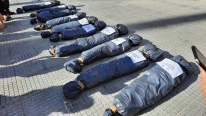 Por las bolsas mortuorias denunciaron a Patricia Bullrich. 