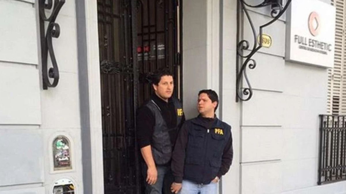La clínica del cirujano Aníbal Lotocki, en el barrio de Caballito, fue clausurada luego de varias denuncias por mala praxis La clínica del cirujano Aníbal Lotocki, en el barrio de Caballito, fue clausurada luego de varias denuncias por mala praxis