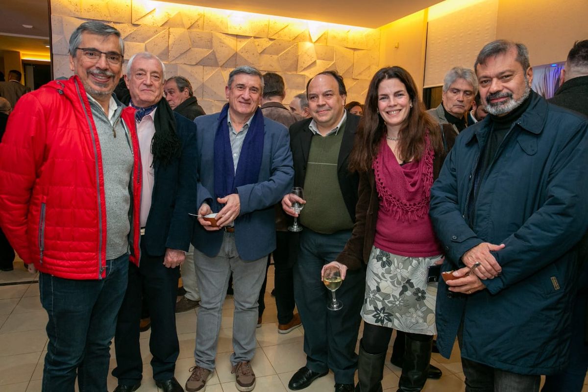 Referentes de los Demócratas Progresistas que respaldaron a Orozco en su camino a la gobernación. Entre ellos Richard Battagión, y Josefina Canale. En medio de ellos el empresario metalmecánico, Julio Totero, también referente del MID.