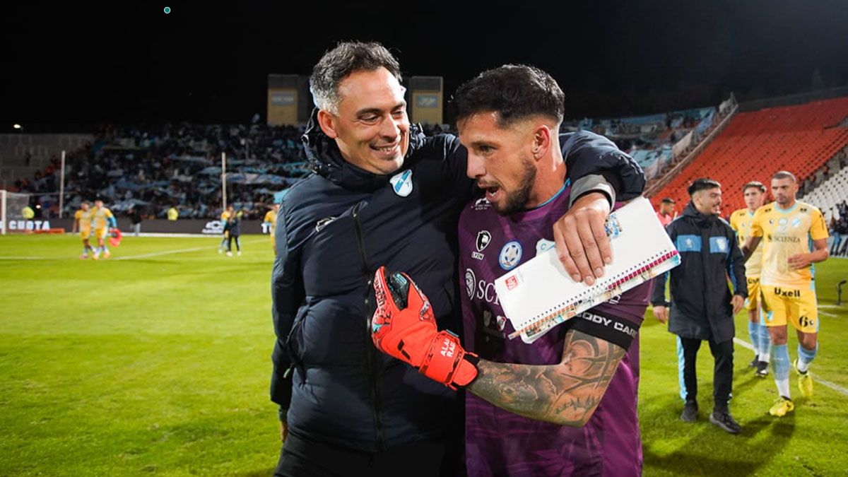 Rago fue el héroe de Temperley ante River en Mendoza. Rago fue el héroe de Temperley ante River en Mendoza.