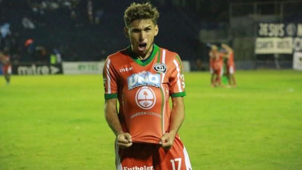 Franco Coronel le dio la victoria agónica a la Lepra sobre la hora.