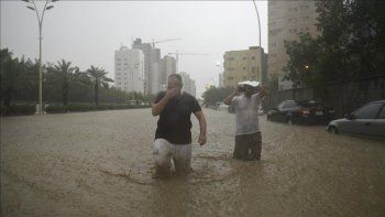 Arabia Saudita inundada: llovió en 4 días lo mismo que en 6 años