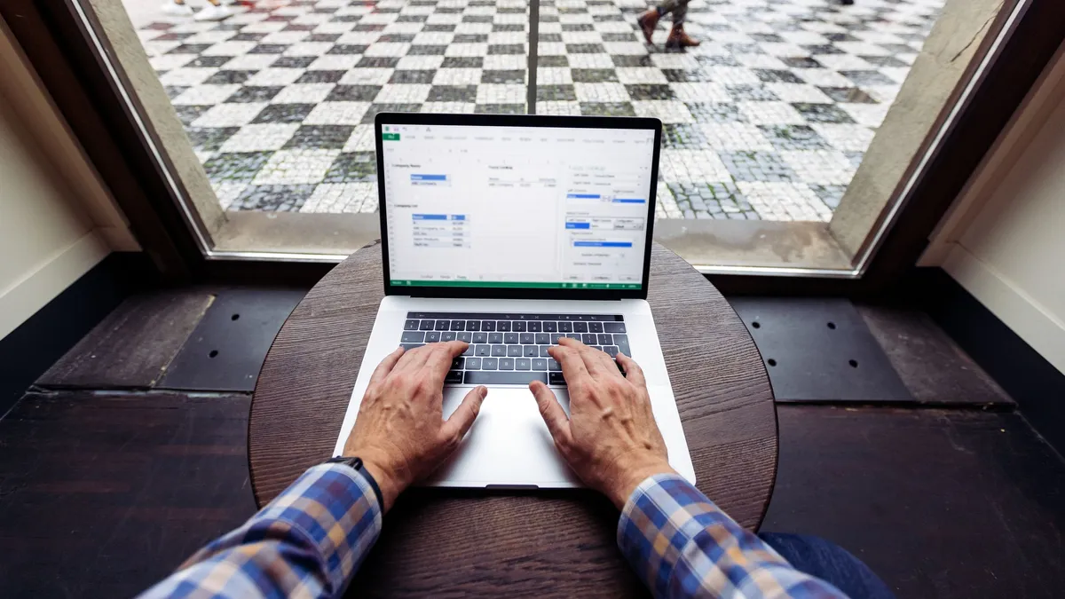 El significado de POV y por qué se usa en las redes sociales. El significado de POV y por qué se usa en las redes sociales.