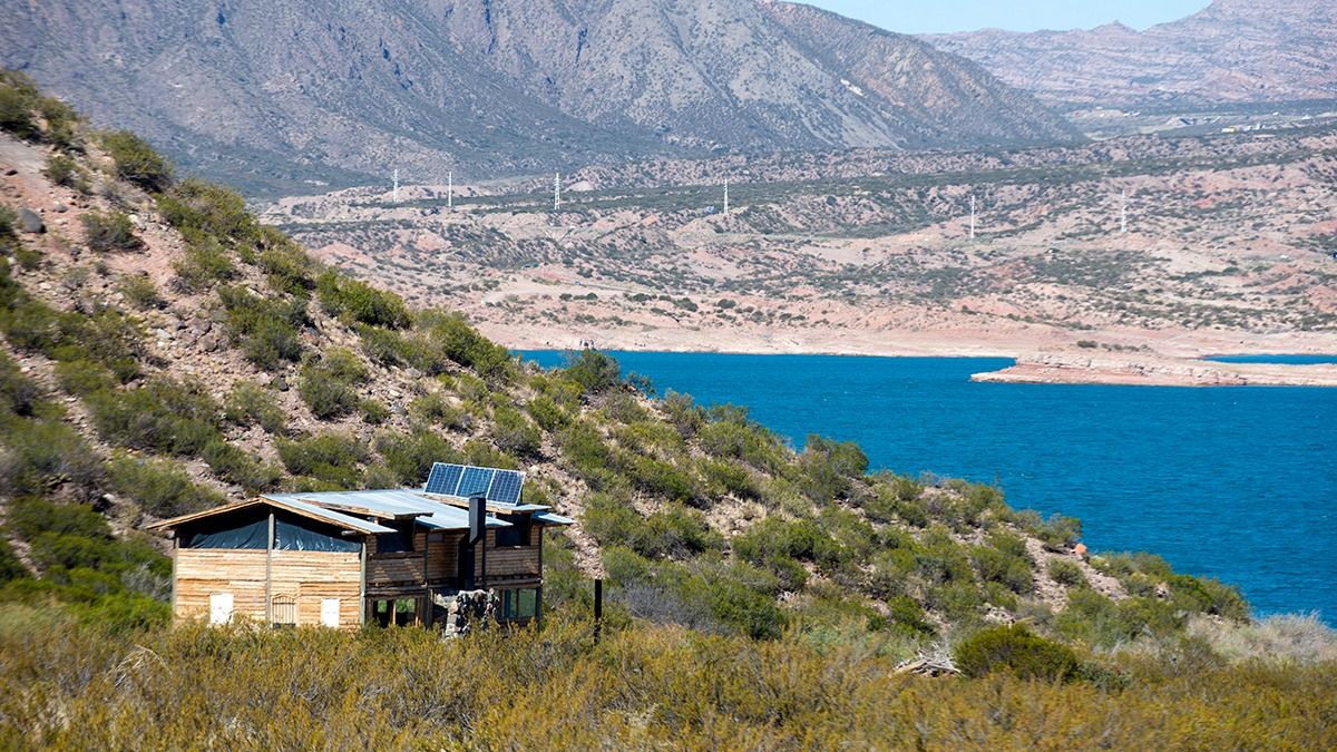 El desarrollo de la costa norte del perilago de Potrerillos