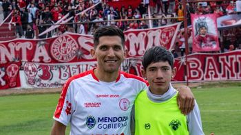De jugar en el patio a la Primera de Huracán Las Heras: un Día del Niño especial para los Ulloa