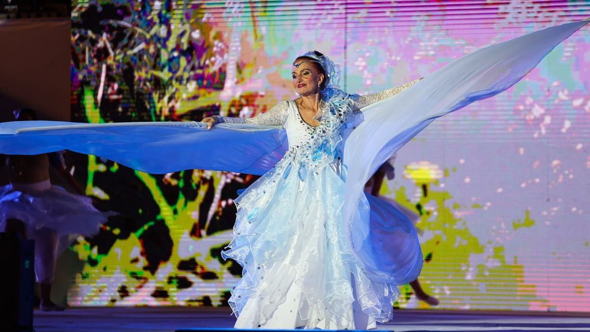 Vilma Rúpolo se lució esta vez como bailarina en una coreografía romántica para interpretar la Vilma Rúpolo se lució esta vez como bailarina en una coreografía romántica para interpretar la