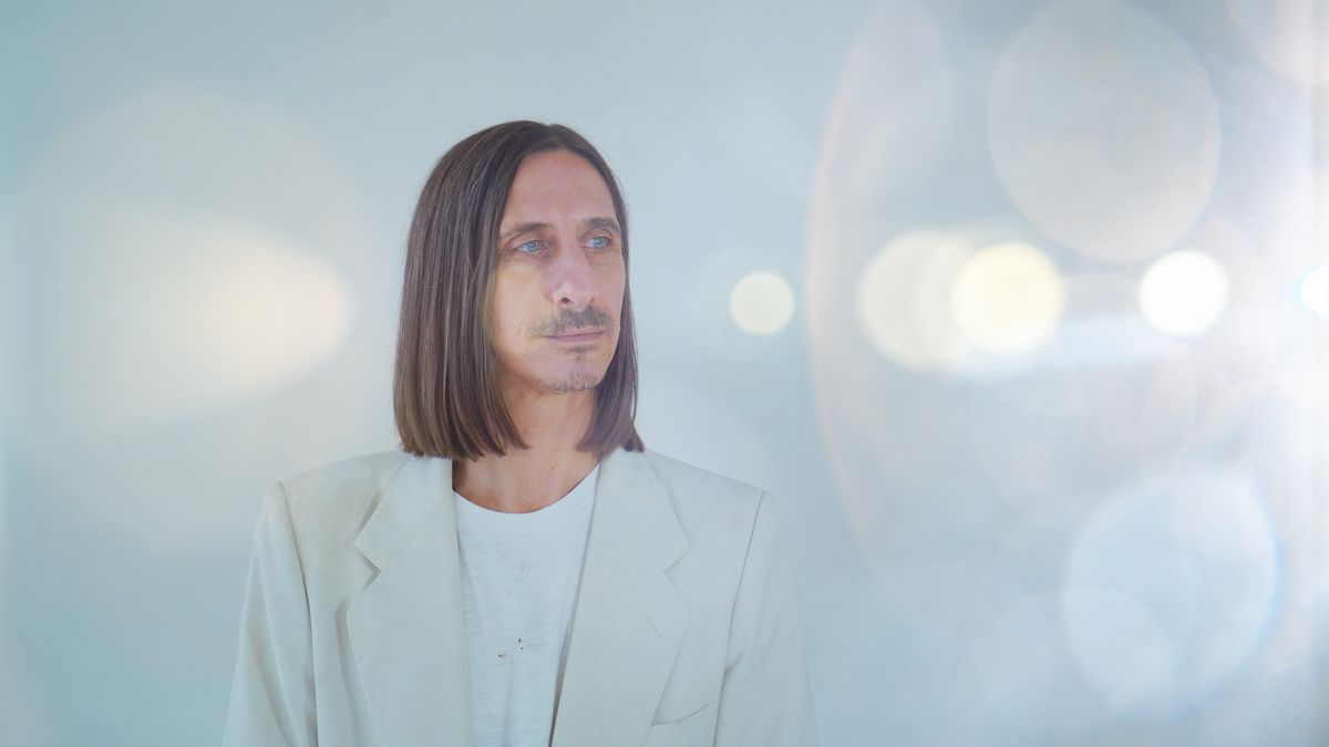 Migue Castro estará el frente de su proyecto solista UN. Migue Castro estará el frente de su proyecto solista UN.